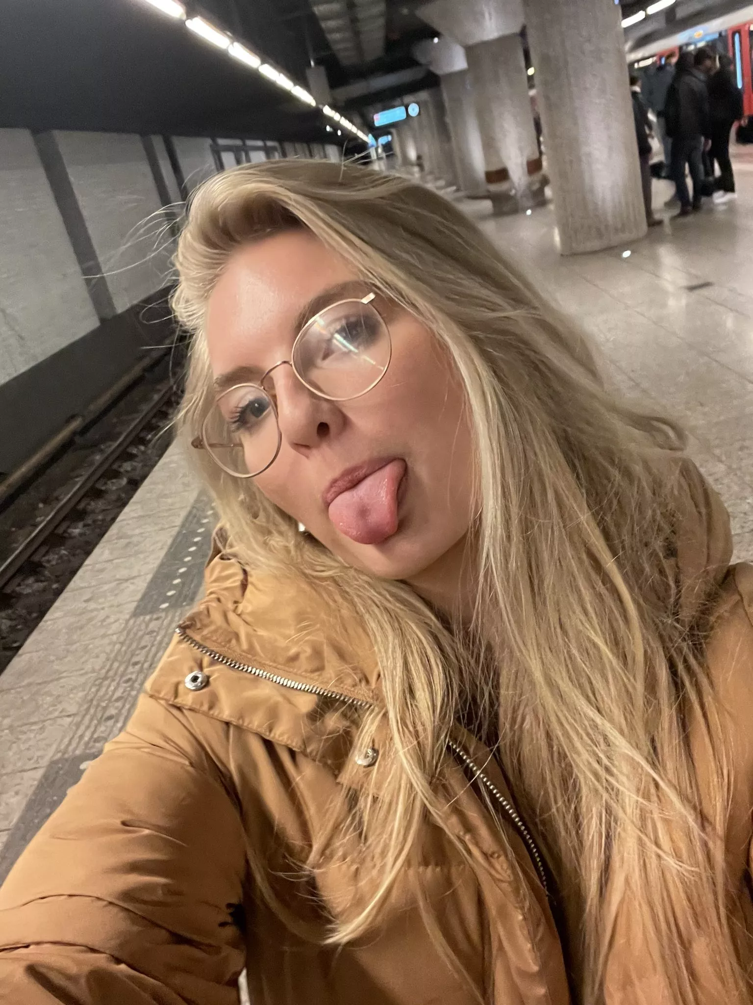 A dude complimented my tongue.. idk