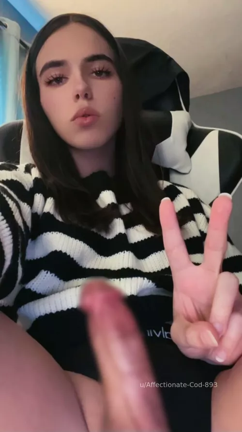 Am I pretty enough to cum in your mouth? 🍆💦