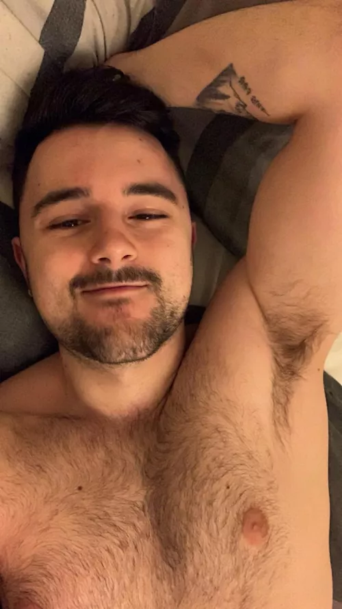 Any bros wanna chill with me?