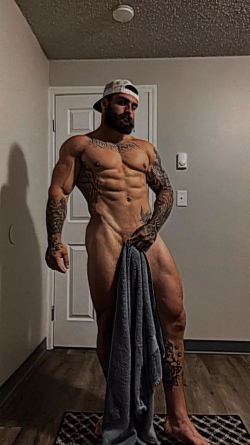 Beard and boner if you come in a little closer🍆😏