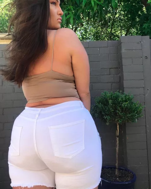 Big Ass Destroying Her White Denim