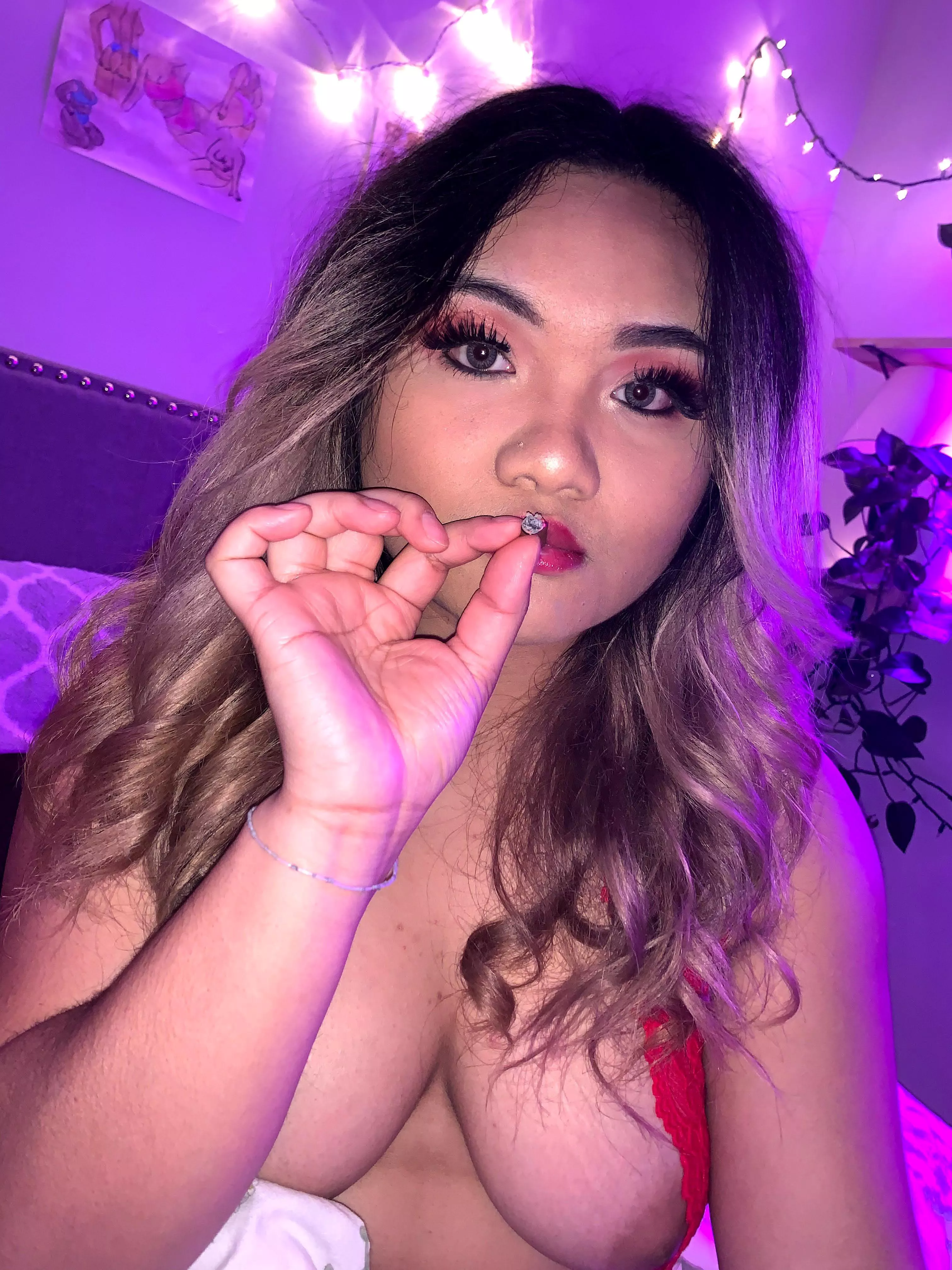 buy my weed I’ll send content 😘