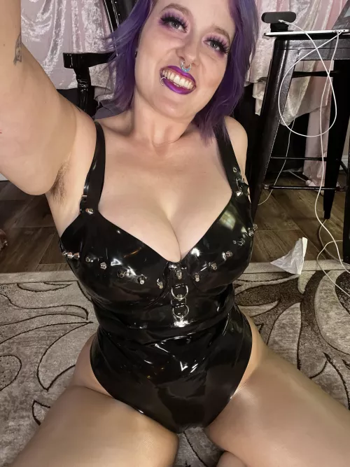 Can’t wait for my new latex order to come in but in the meantime I’ve been favoring this combo