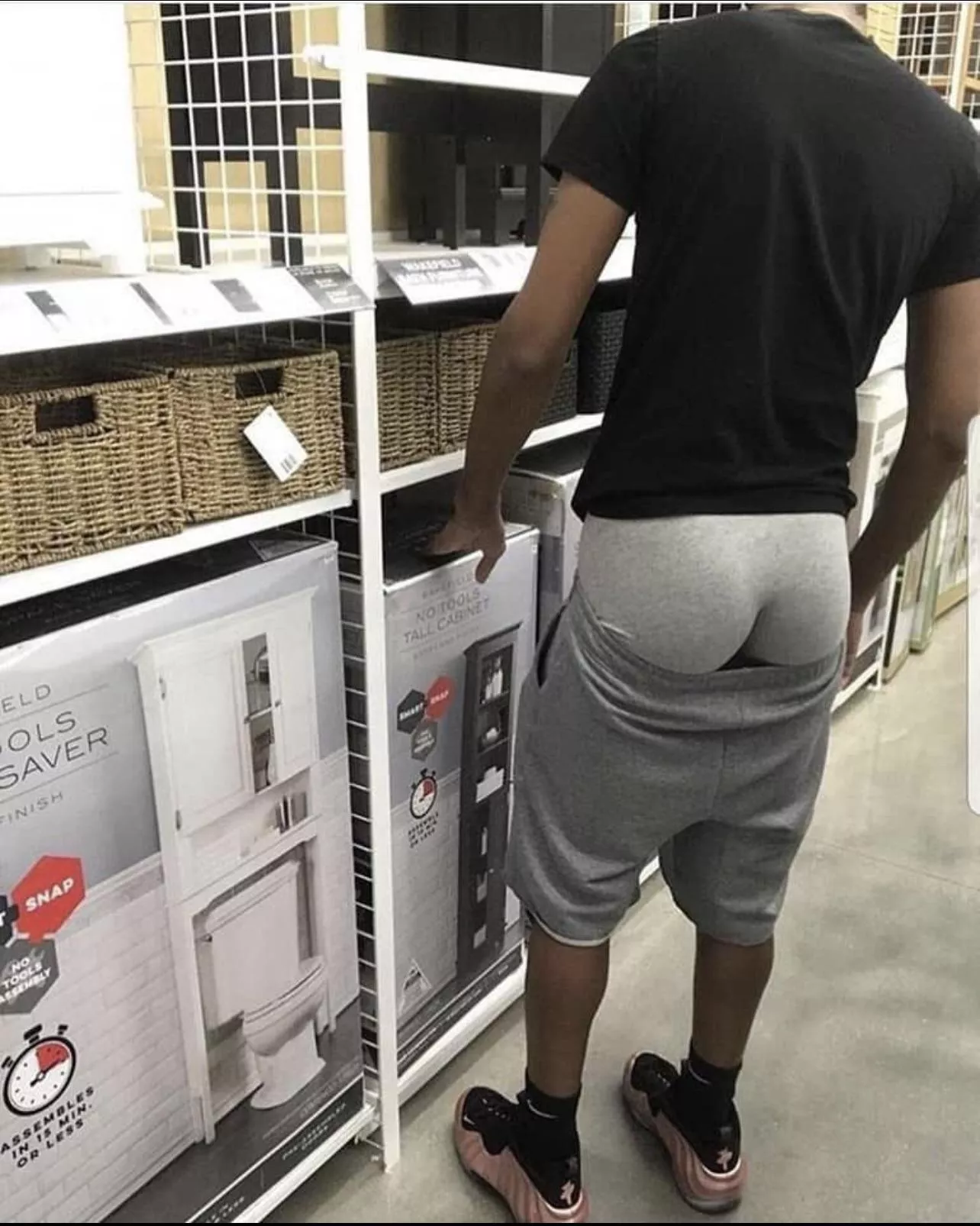 Come eat ass in aisle 3