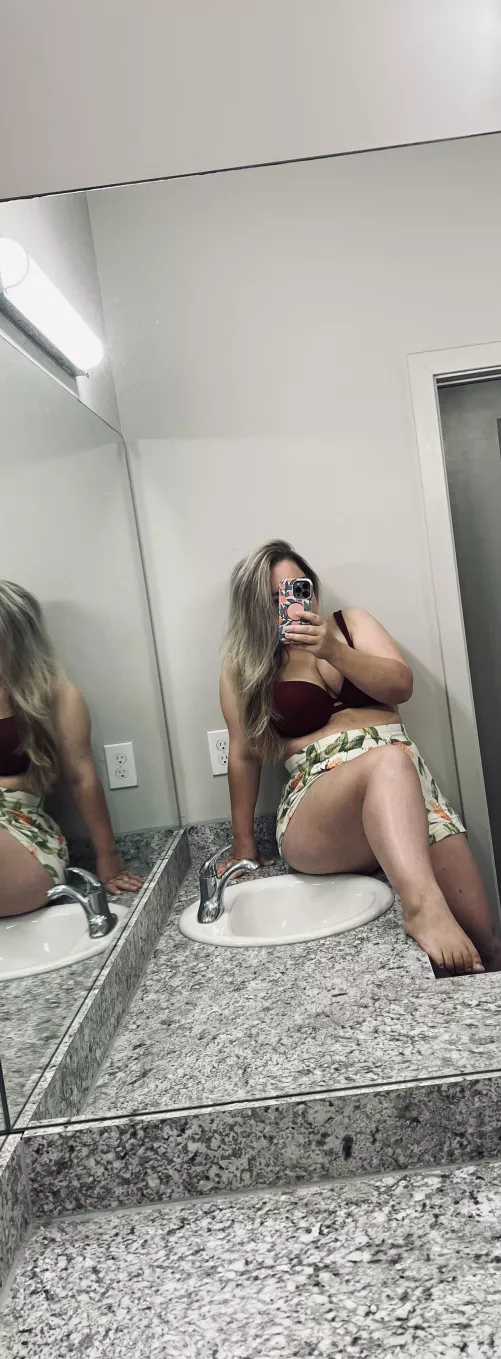 Fuck me on the bathroom counter please