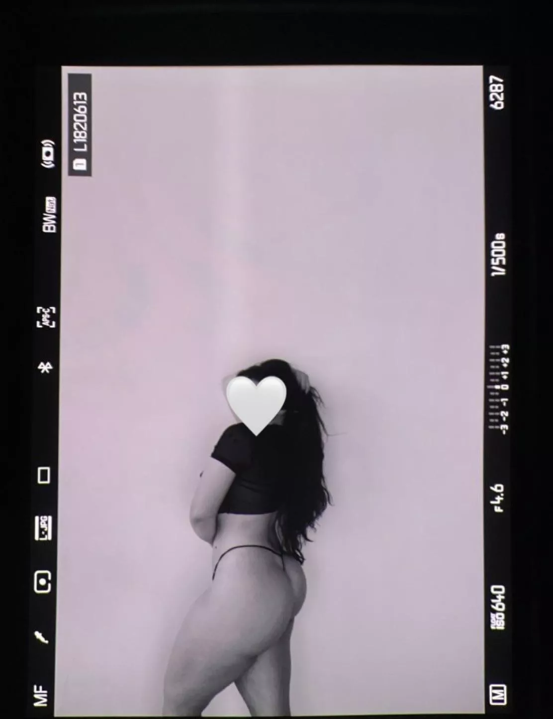 Giving the neighbors something to look at🖤