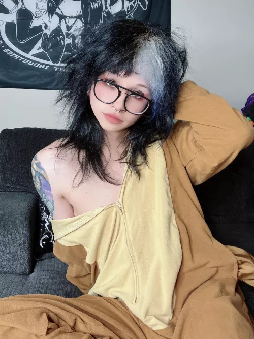 Hiii, hehe say it back please :3