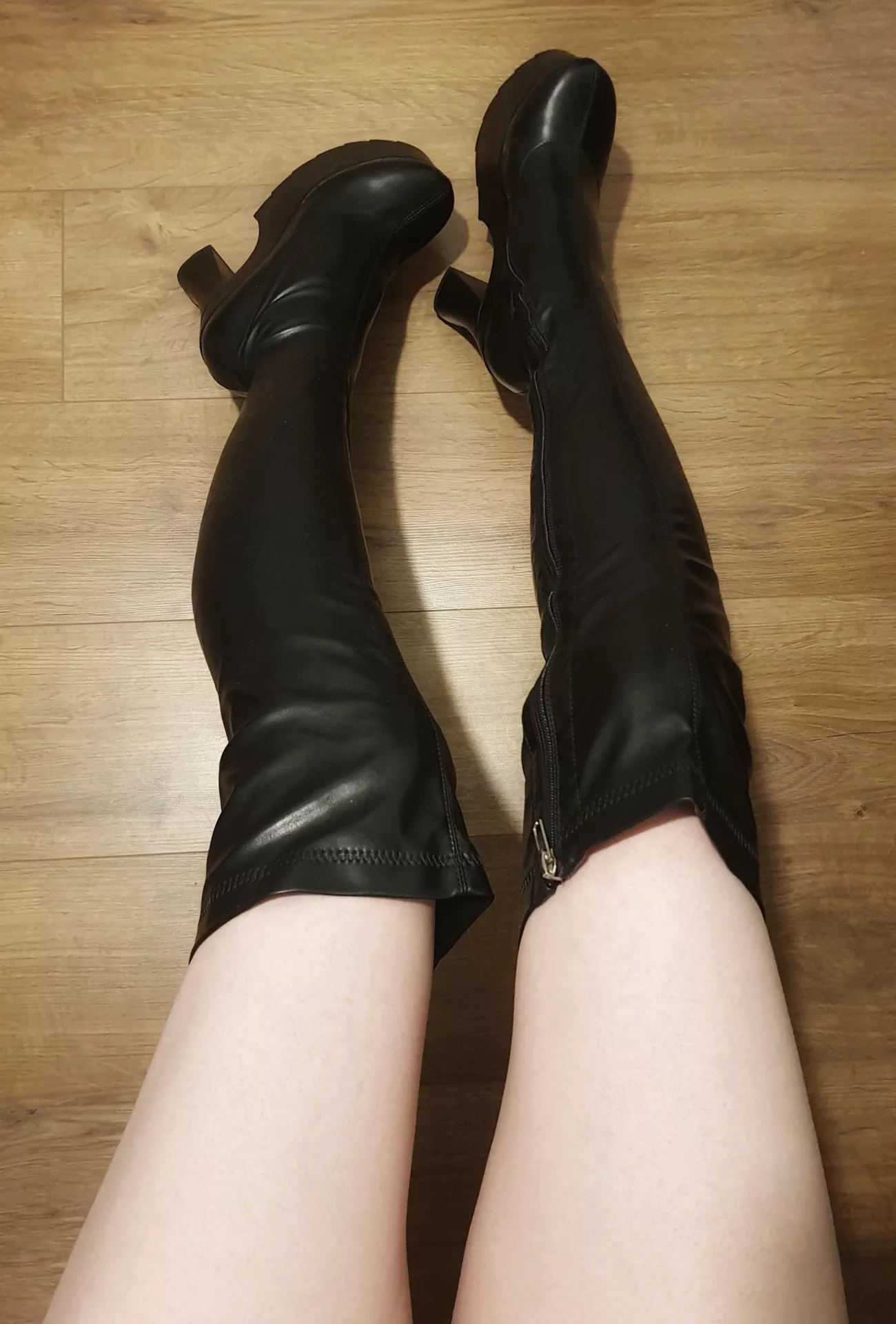 I absolutely love how tightly these fit onto my femboy legs 🥰