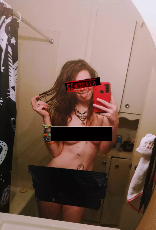 I can have any Man I want... but you're not a real man. 🤣🤡 who would ever want a pathetic crustacean like you?! 😭