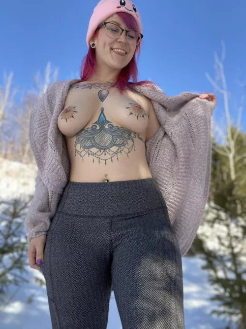 I live for flashing my titties outside