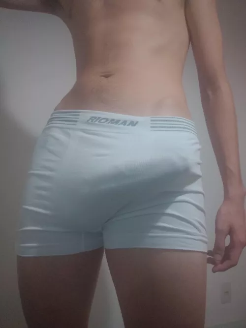 i walk like that at home, do you want to be my roommate?