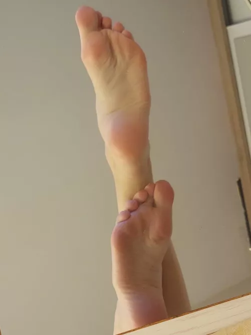 I'll give you footjobs if you worship my feet first, deal?