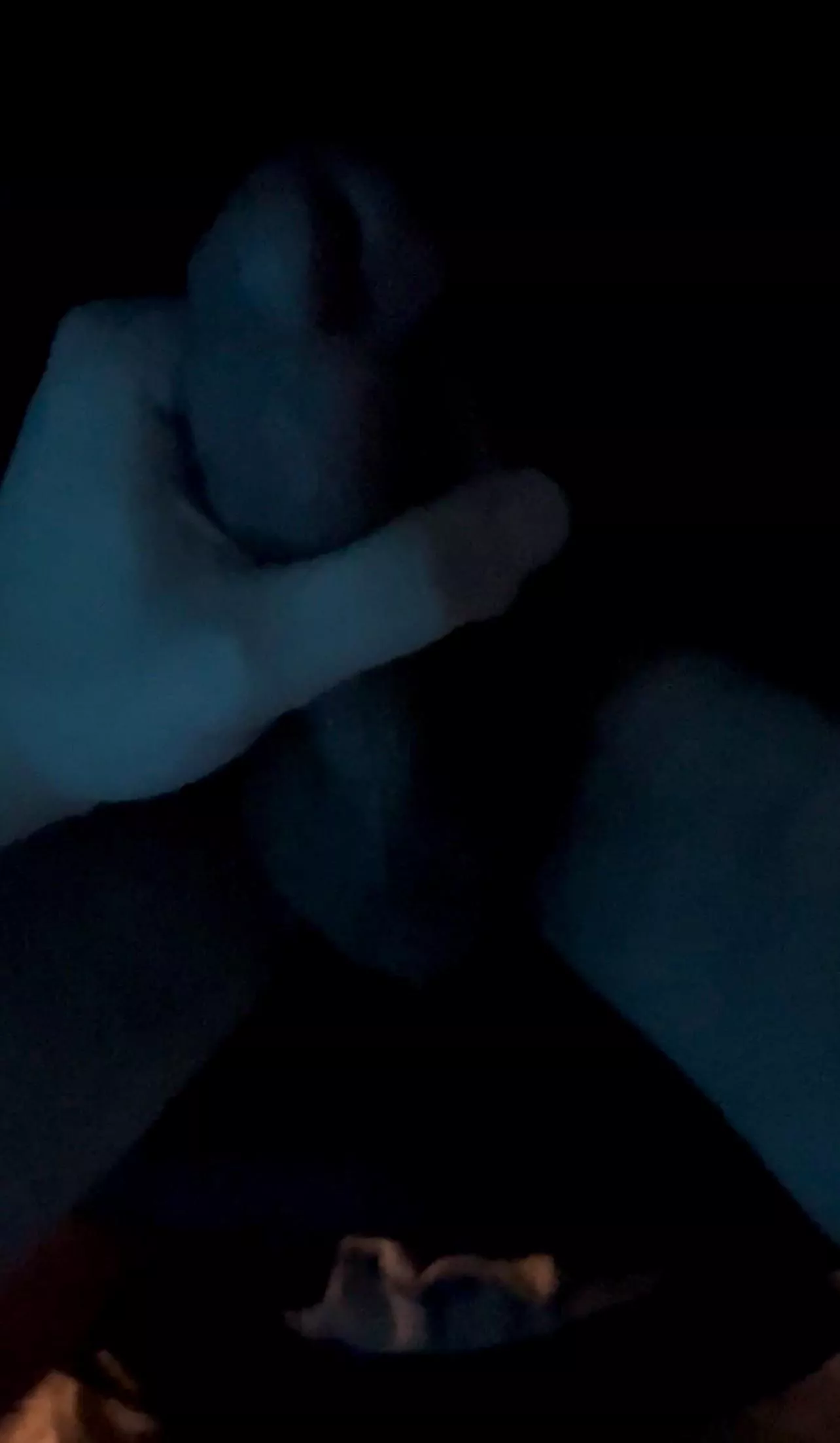 Just had my first private GH experience, made mistake by darkening room to much so pic sucks.