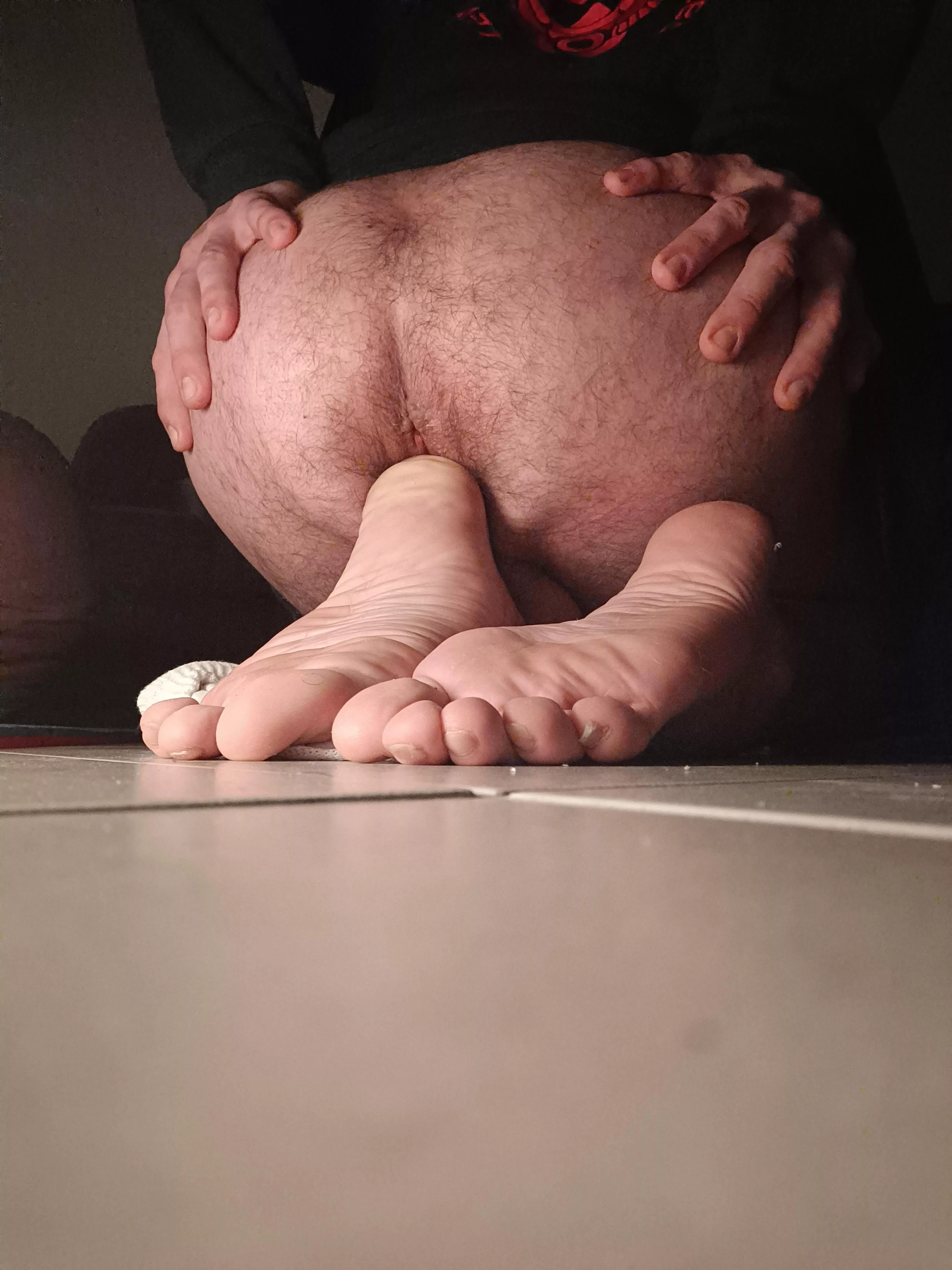 Just love rubbing my heel ☺️