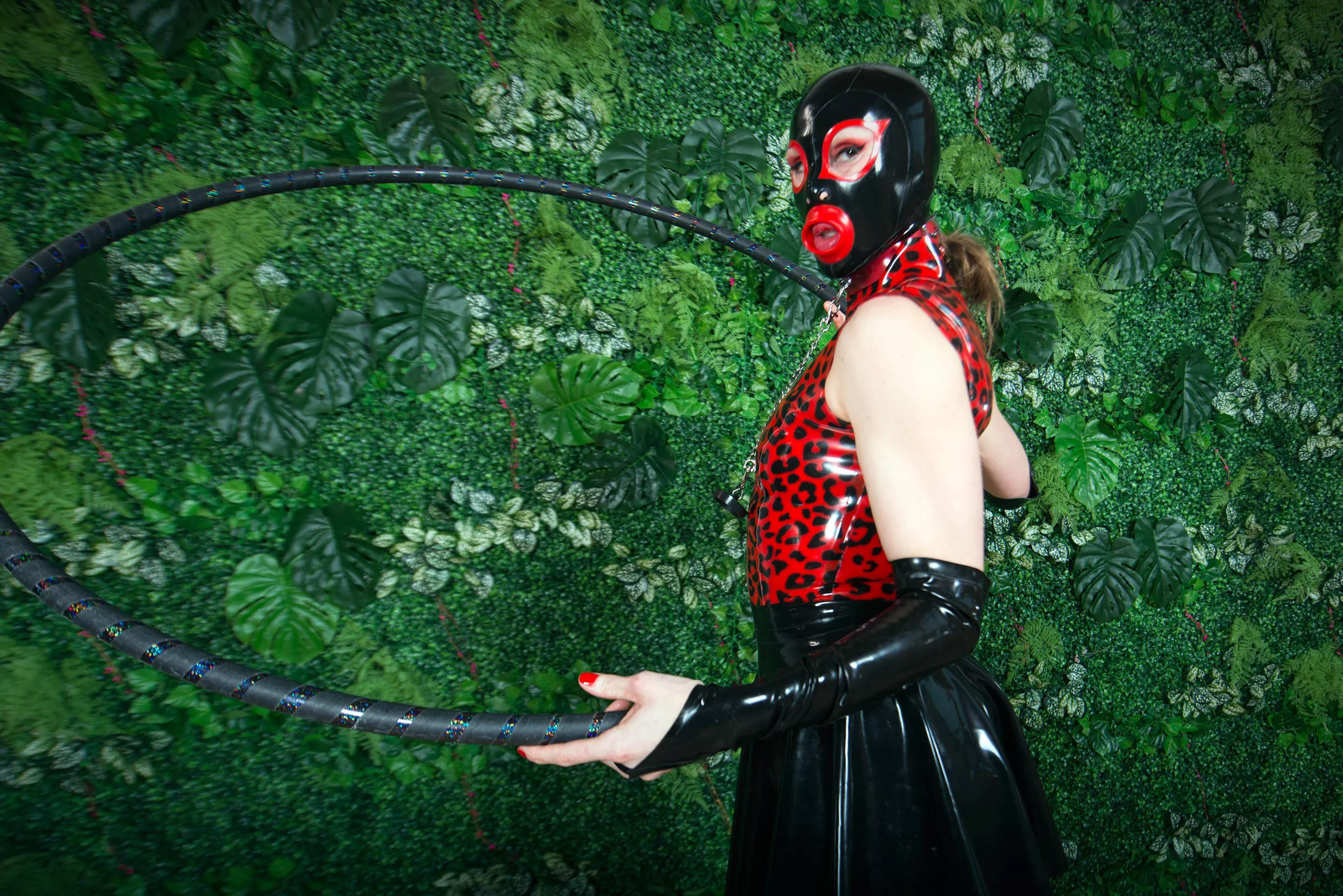 Latex Hooping