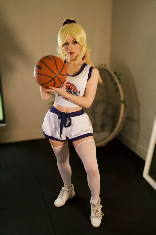Lola Bunny from Spacejam by Pixiecat