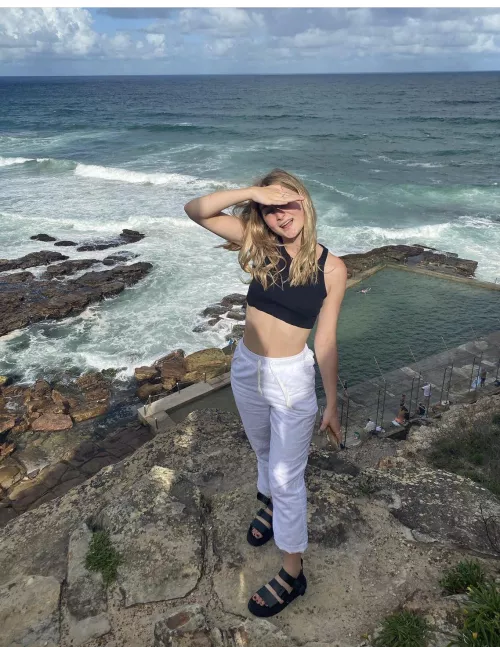 Love feeling the Sea breeze on my tummy :)