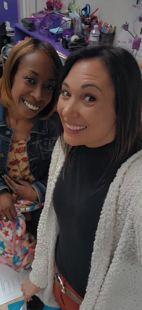 Love it when _u/PrettyPeaches_ stops by class ❤️