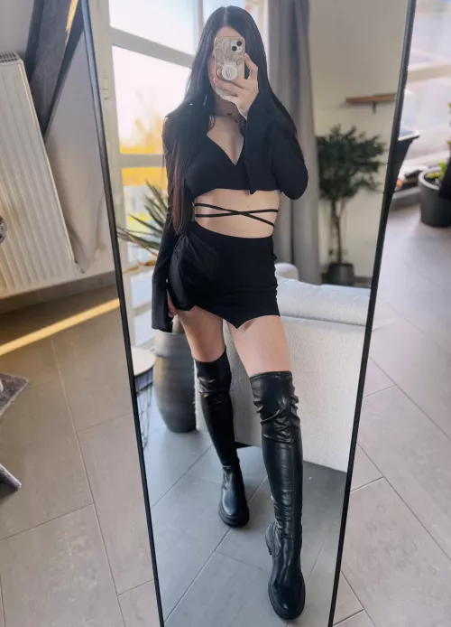 Love this outfit [F]