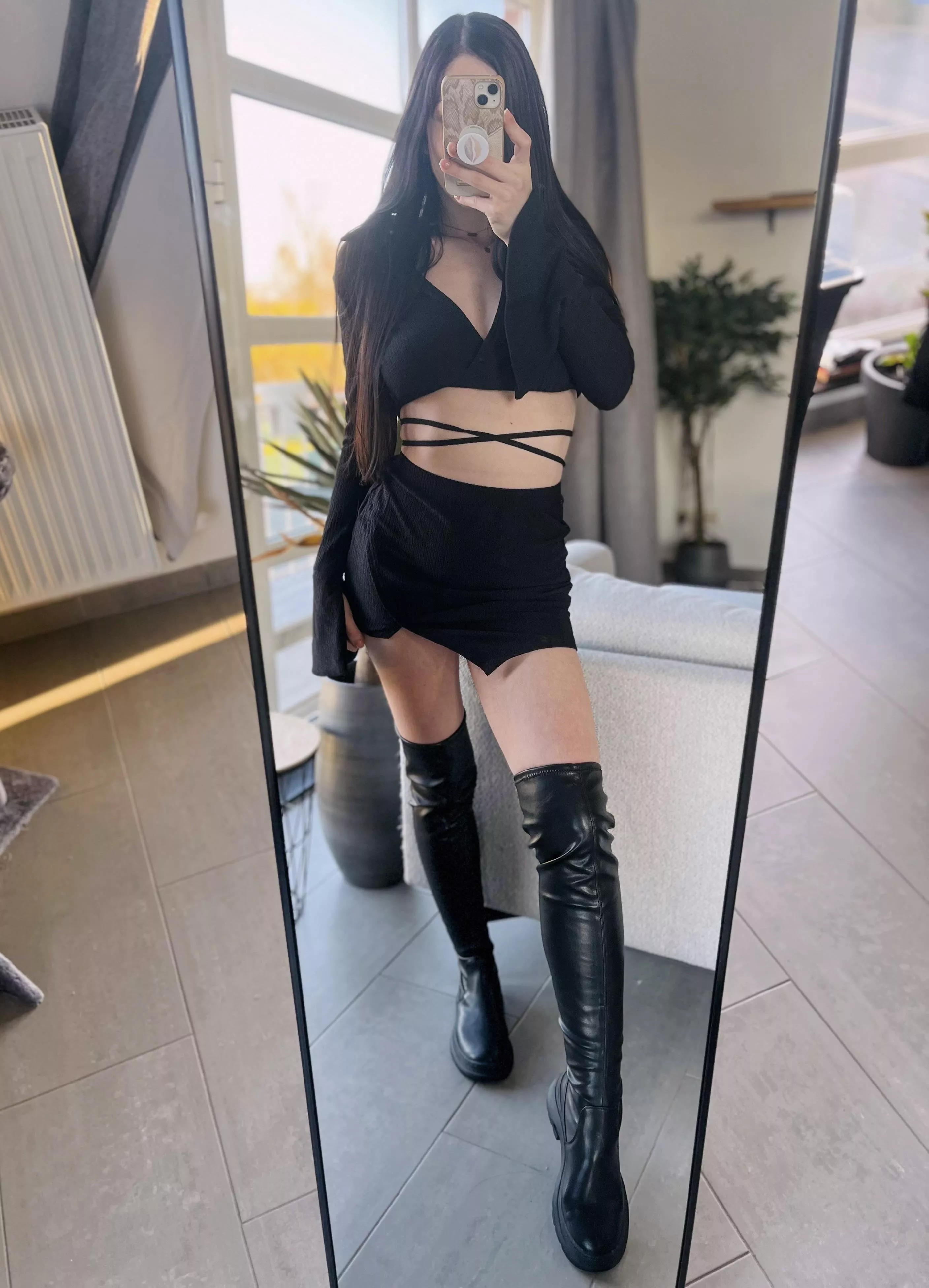 Love this outfit [F]