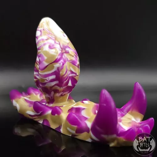 my first grinder! this peanut butter and jelly cutie by Bat Bites toys! 🥜🍇💕