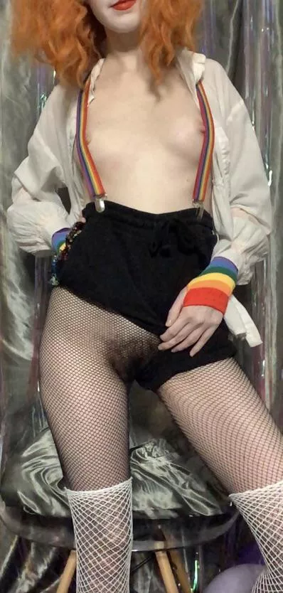 My pussy is like a carnival, but it’s missing a ride. It’s hard to find a face that can handle my full bush!