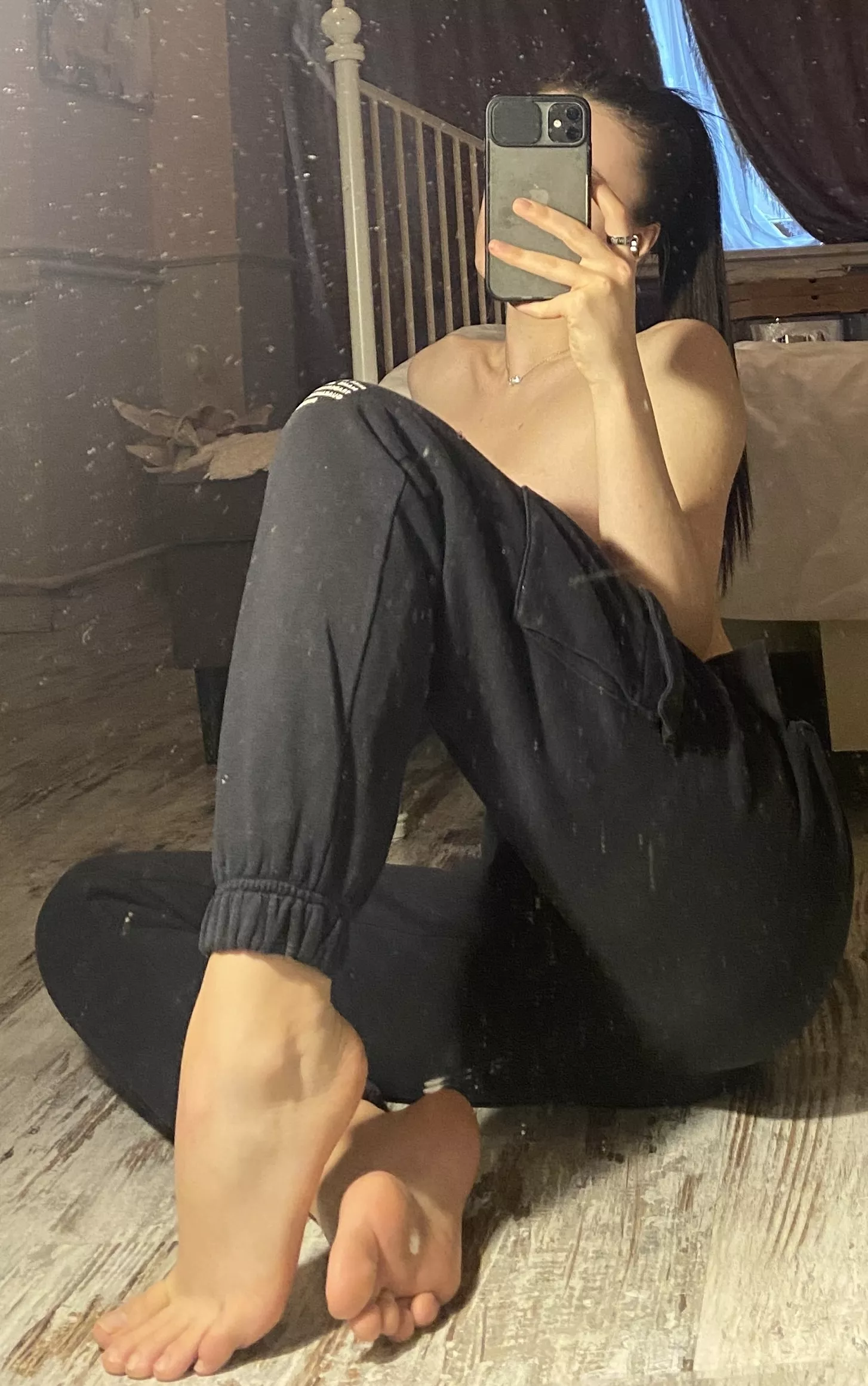 My toes love to be sucked 😏