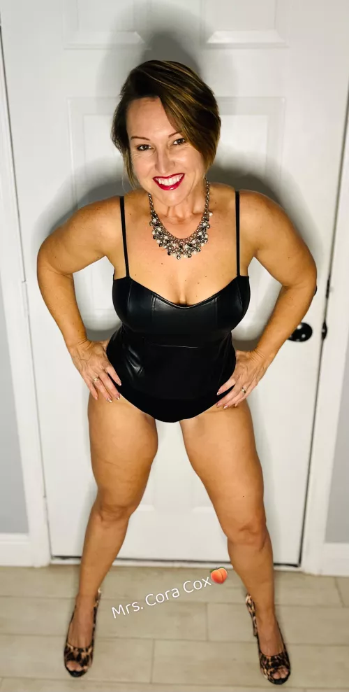 Pixies work well for this Milf!