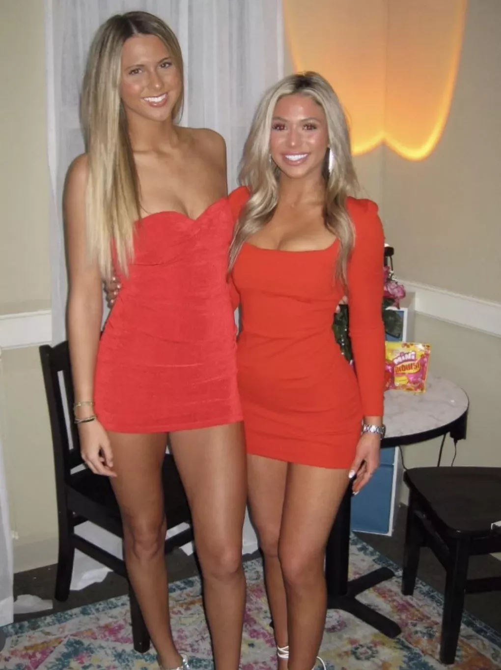 Red dresses: Tall vs short