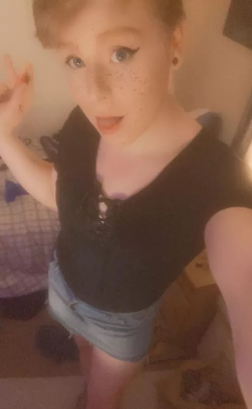 Should have seen me panic when I noticed it’s water proof mascara and I have work in the morning! (It’s very hard to get off)