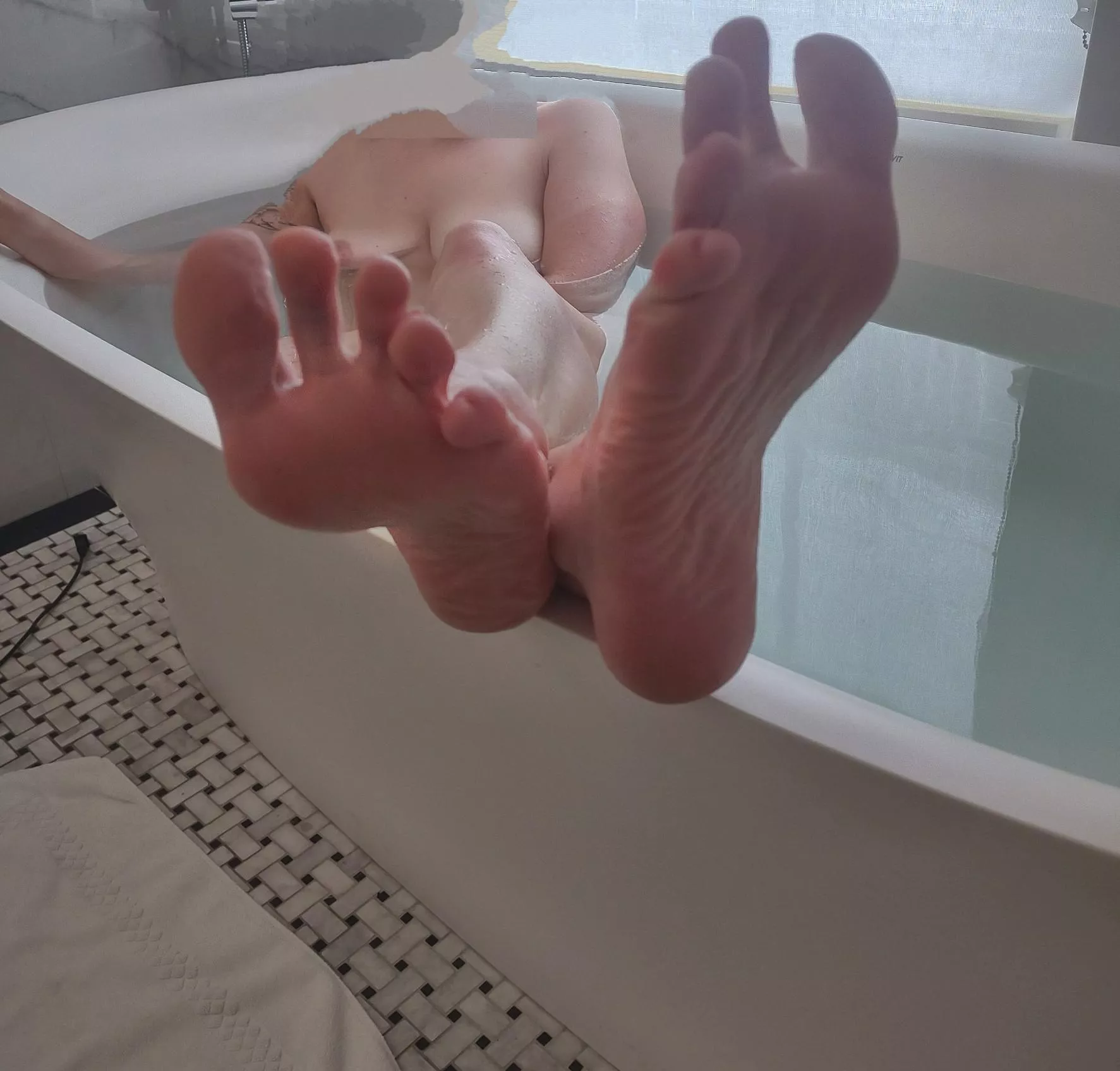 Size 10 with long toes 🤤