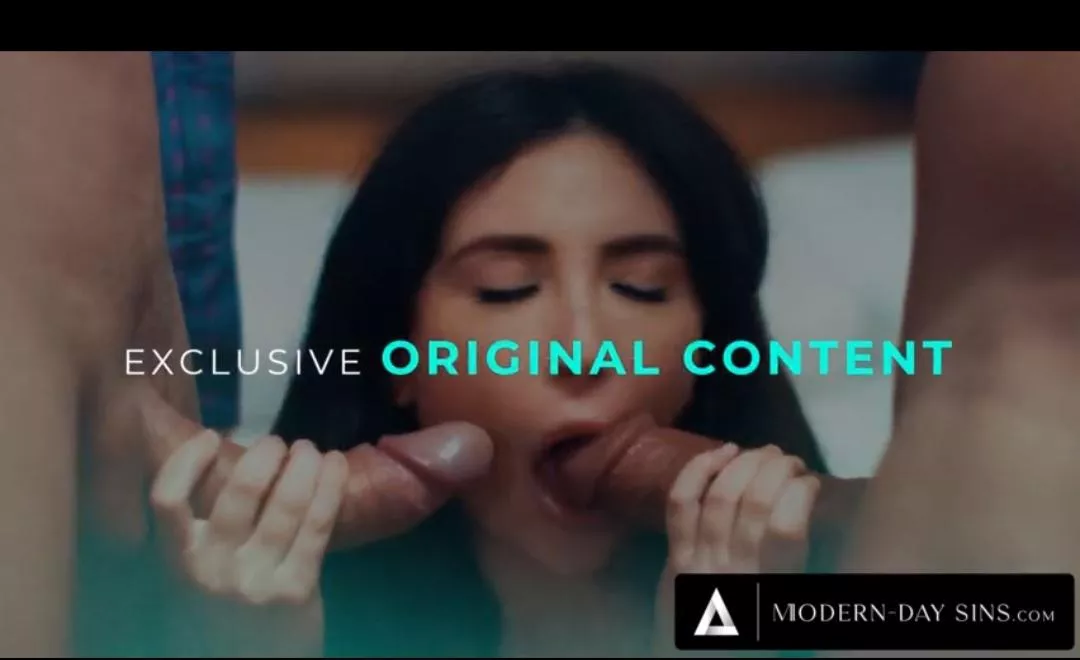 someone know the name of this actress? (adult time intro)