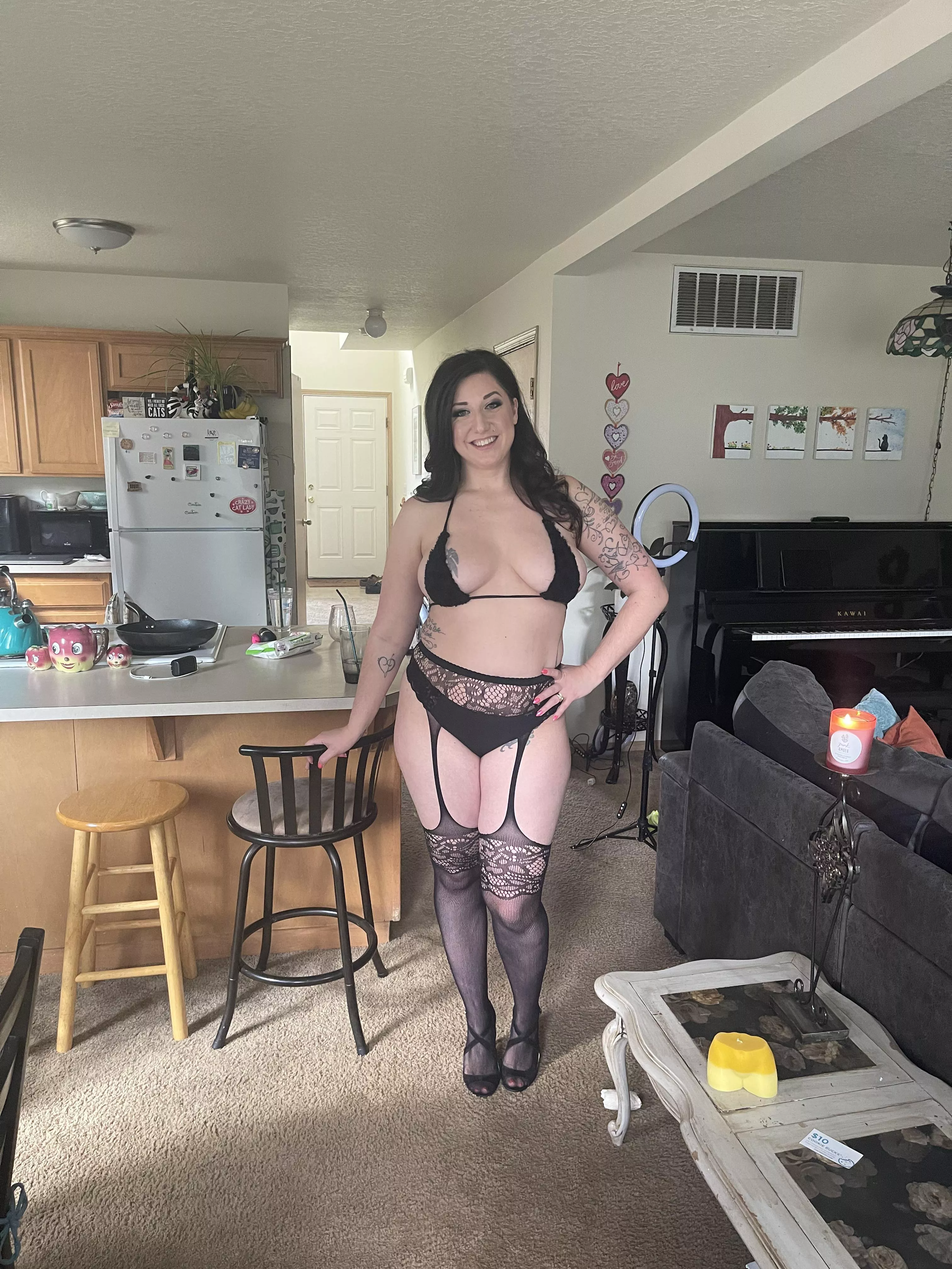 This is me. Eve. Completely unfiltered, in my mildly cluttered Portland home - in my raw natural state. And I’m happy and excited about where I am and everything that will come ♥️