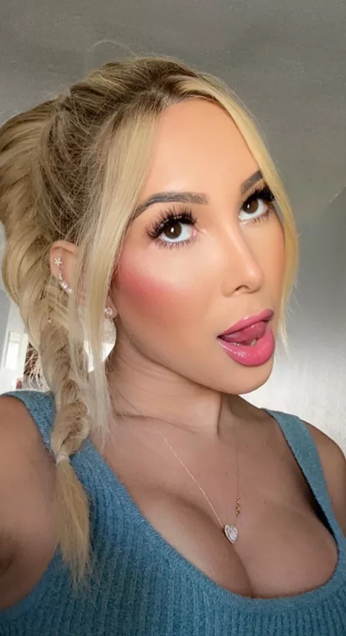 Wanna be my birthday date?😈