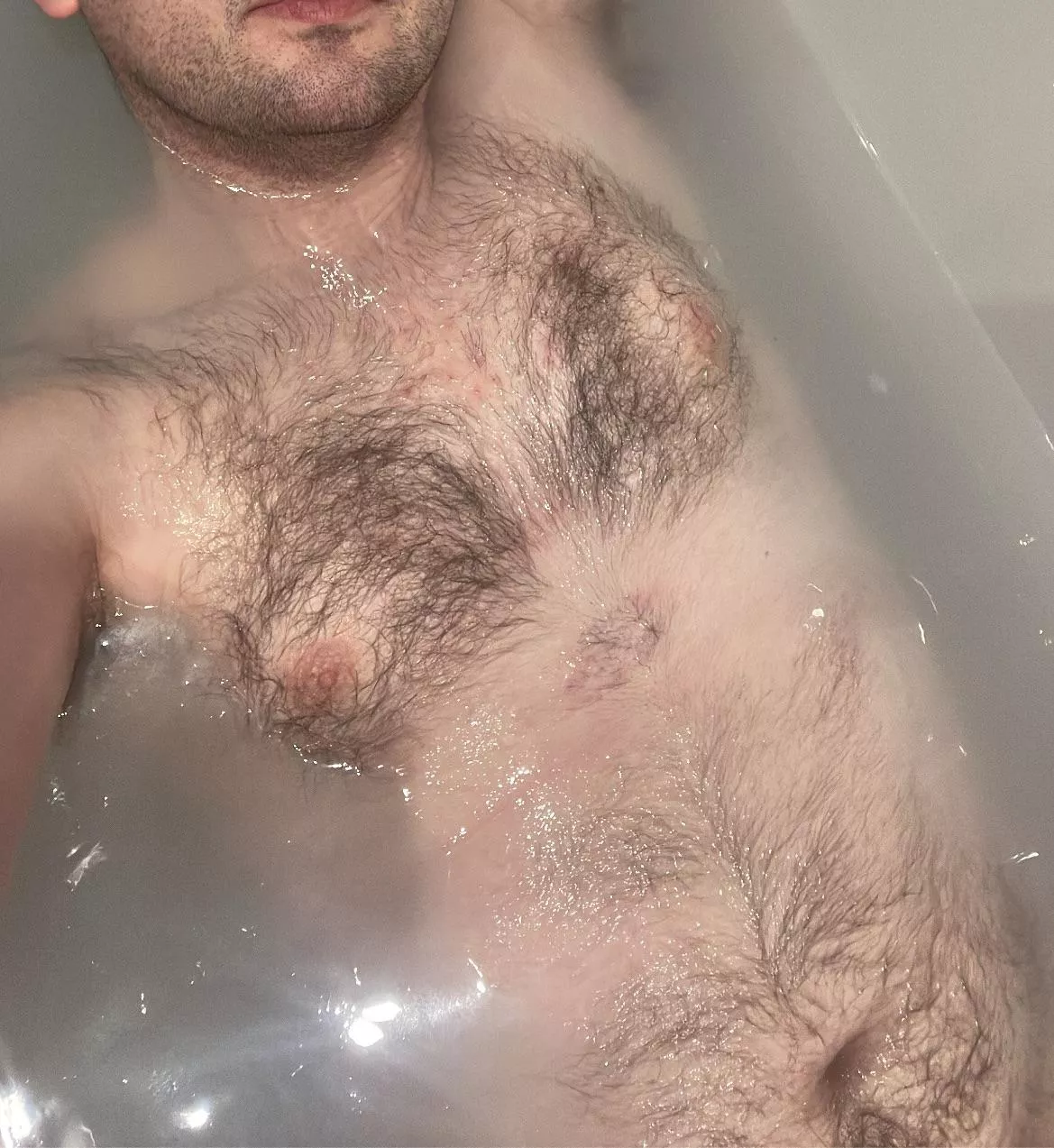 Water always makes the hair look better. (31)