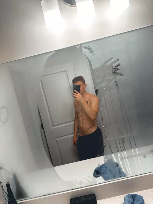 Who wants to pull these sweats off??🫣😏💦