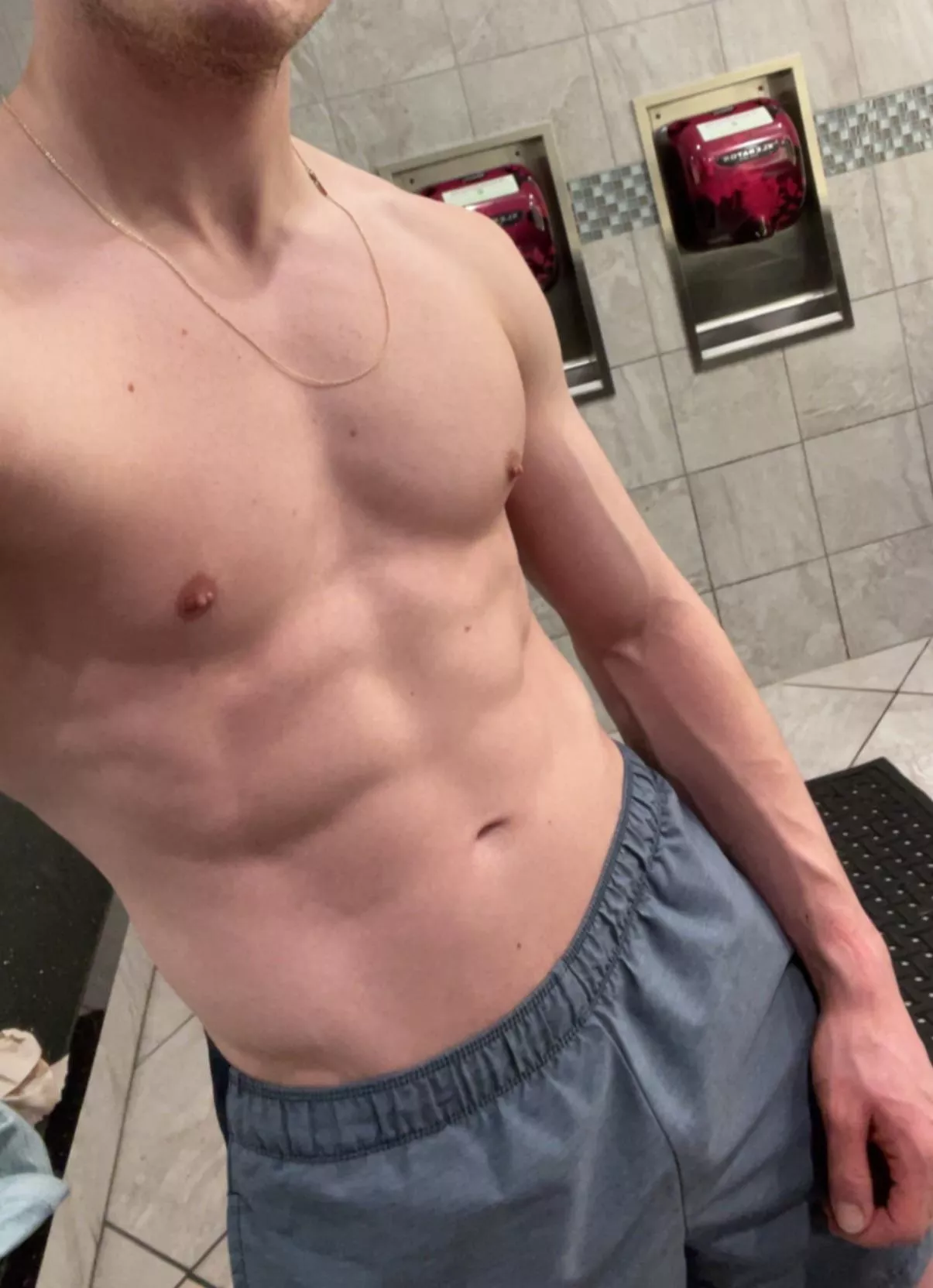 23 m looking for cute athletic boys to jerk w:) face+ add corey.1119