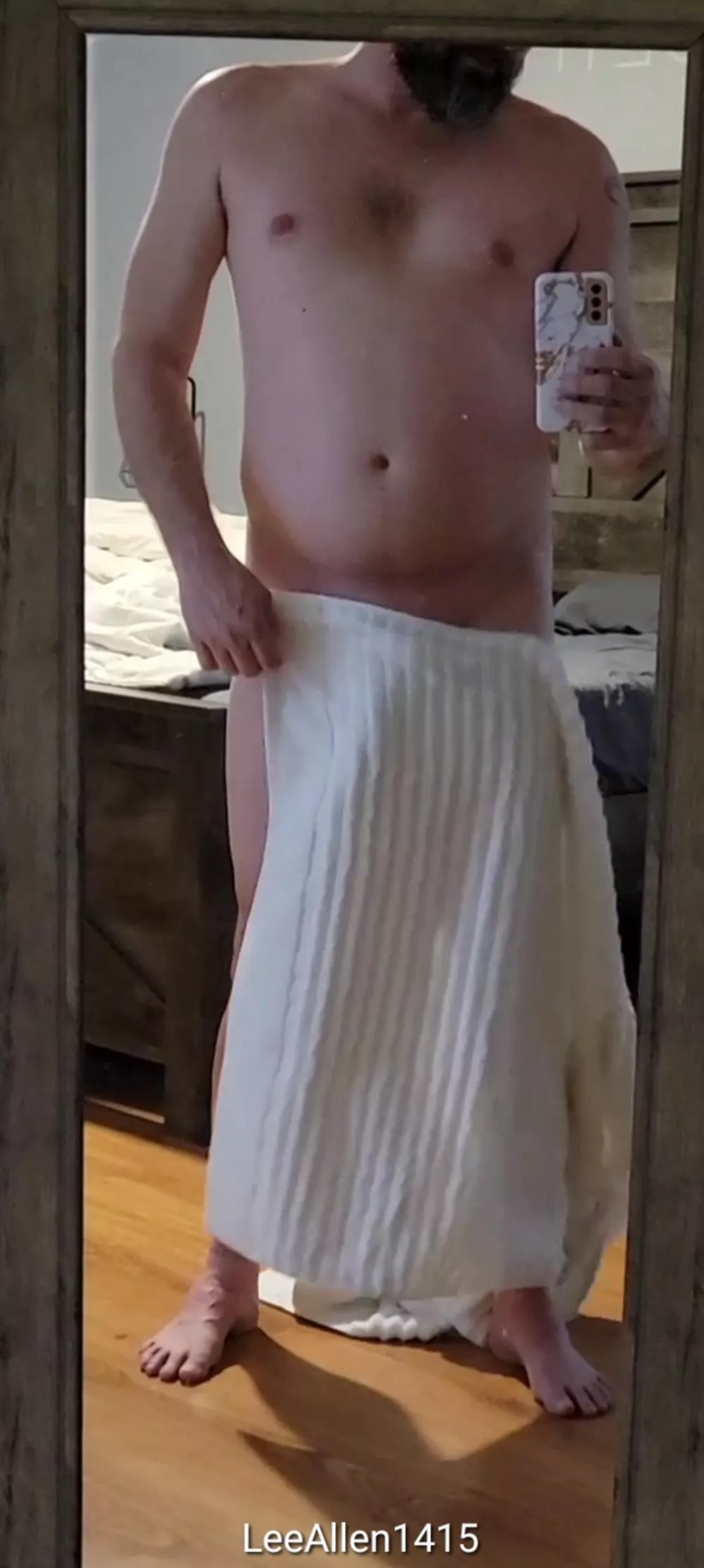 [41] Fresh outta the shower and ready for fun 😏