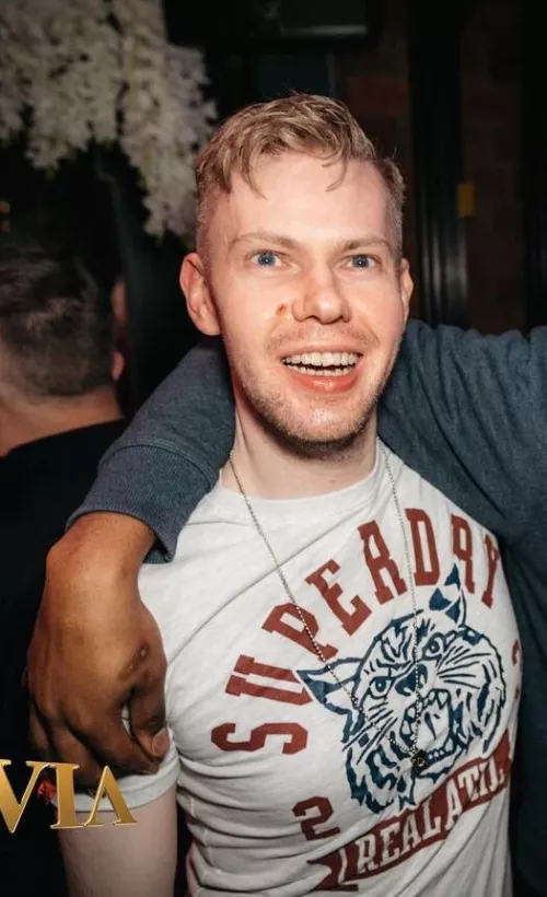 As a homebody gaymer, going to my first gay bar and Carly Rae Jepsen concert at 35 was a big deal!