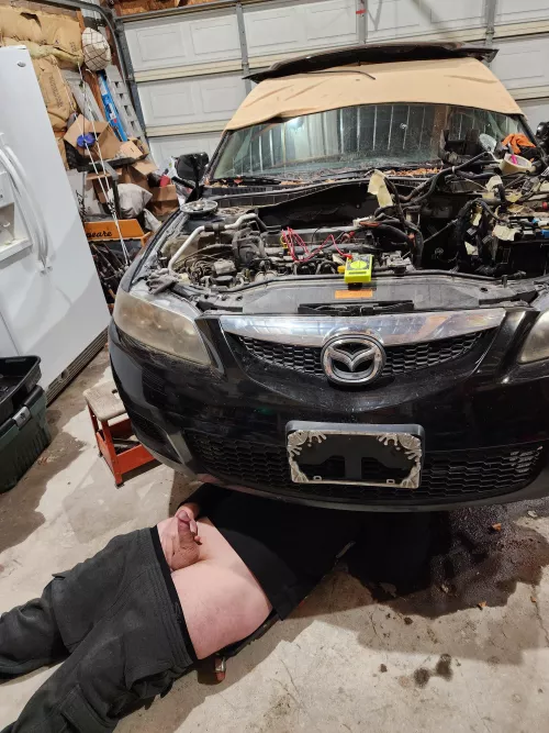 Can someone hold Daddy's (40) tool?