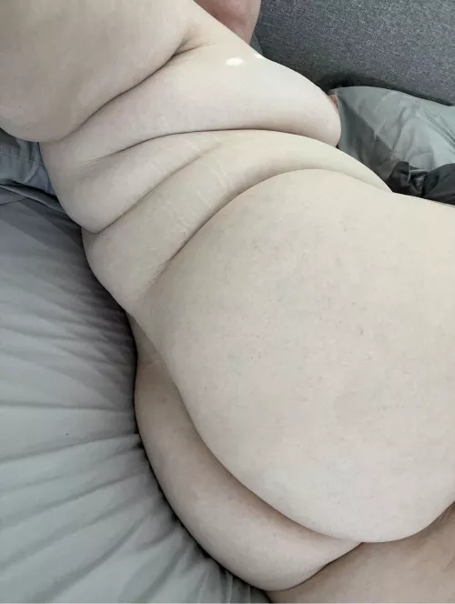 Come back to bed… let’s snuggle…