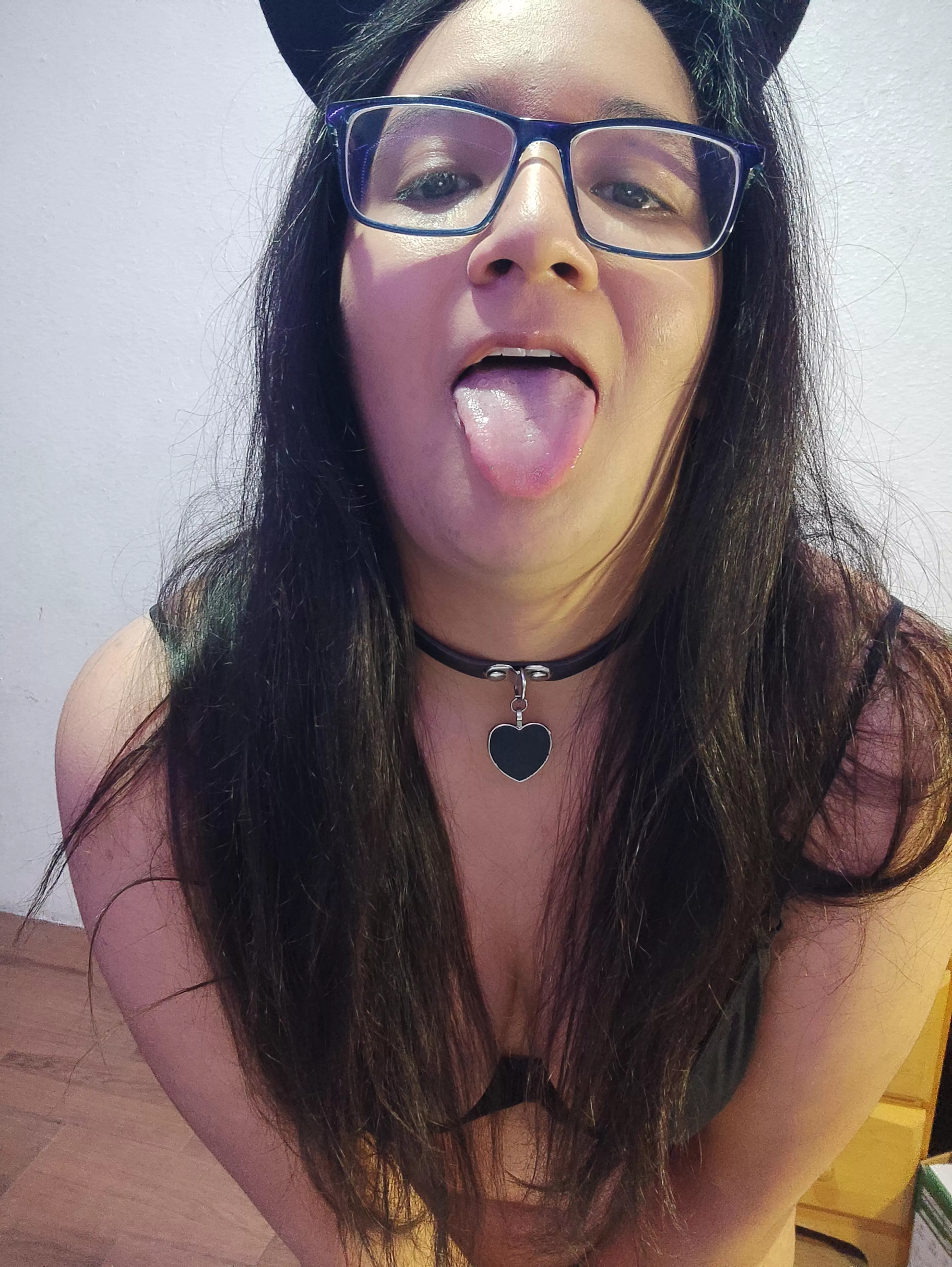 come here and give me ur cum papi