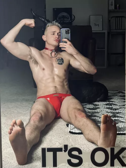 Come massage my feet?