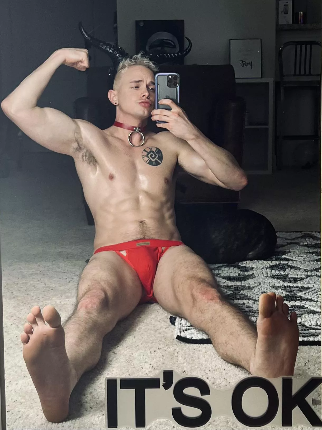 Come massage my feet?