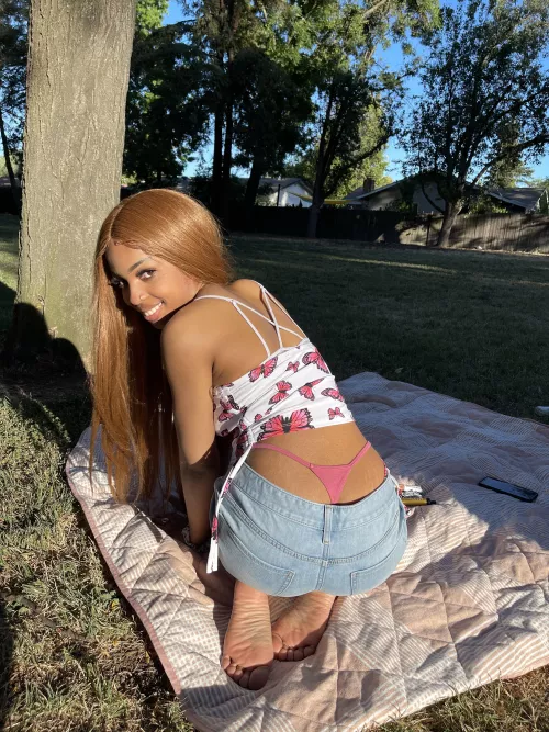 G string Whale Tail 🤤