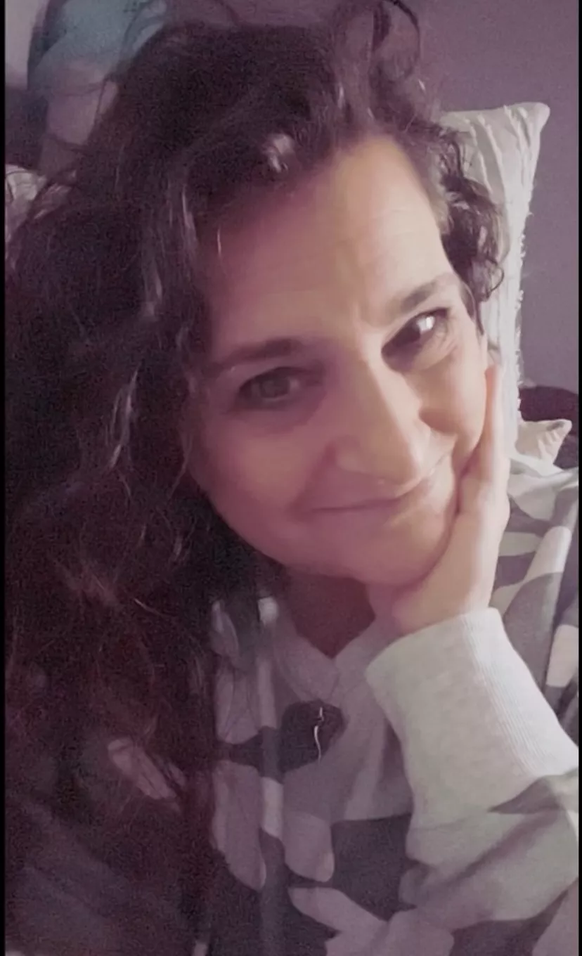 Good Morning, this 52 YO GILF is wishing you a great day!!