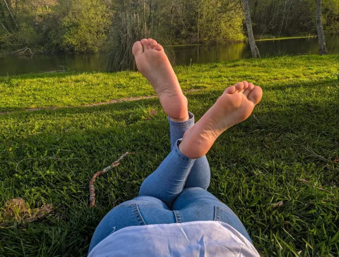 Guys who suck toes are superior