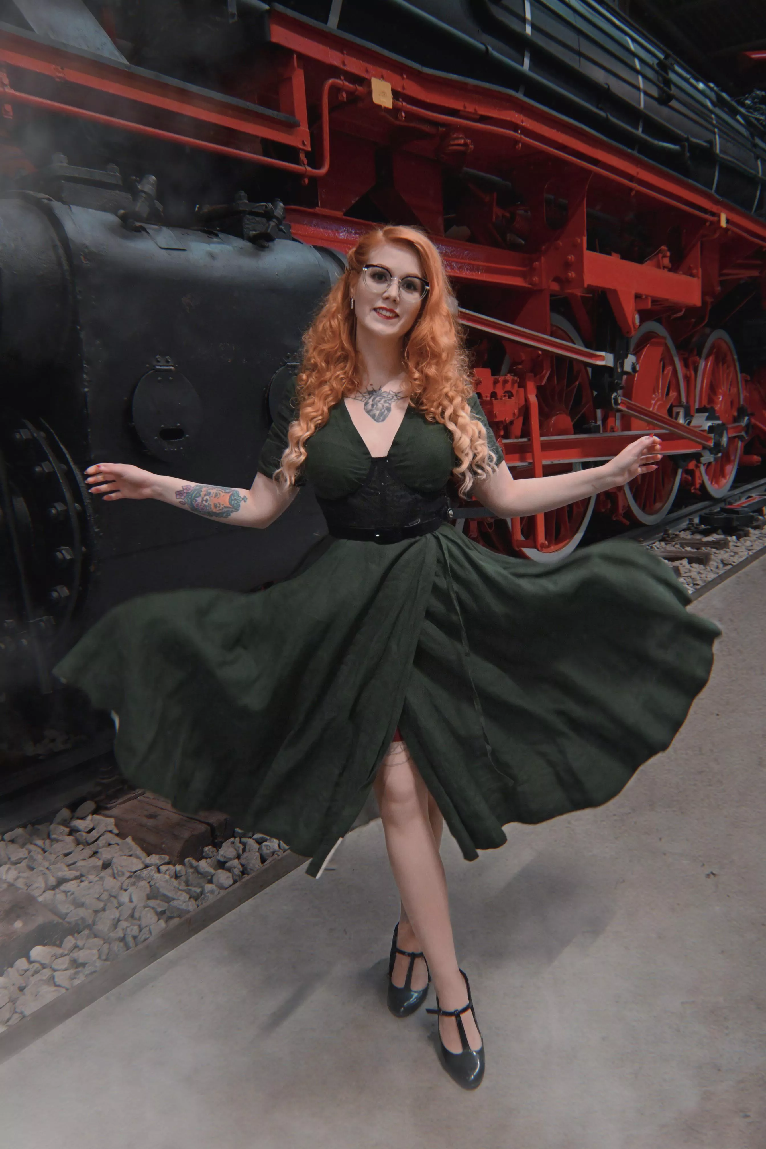 Hey, are you a train lover too? 🚂🤔