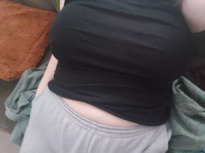 How I love being braless all day 🤫