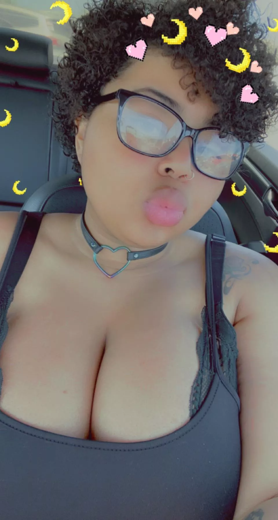 I love that this collar goes with every outfit